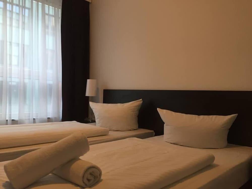 Mosel Hotel Frankfurt am Main Eksteriør billede
