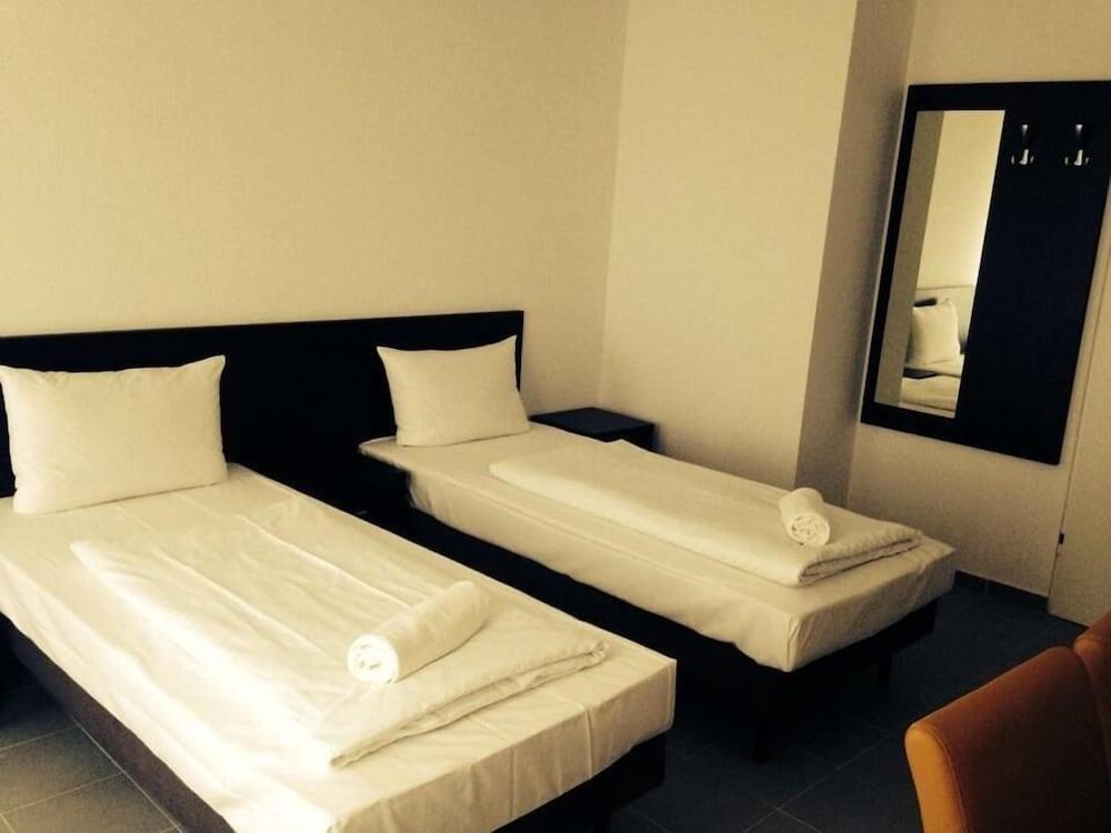Mosel Hotel Frankfurt am Main Eksteriør billede