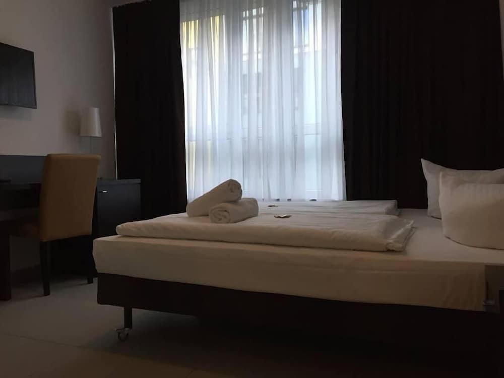 Mosel Hotel Frankfurt am Main Eksteriør billede