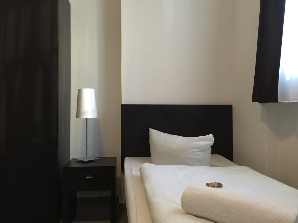 Mosel Hotel Frankfurt am Main Eksteriør billede