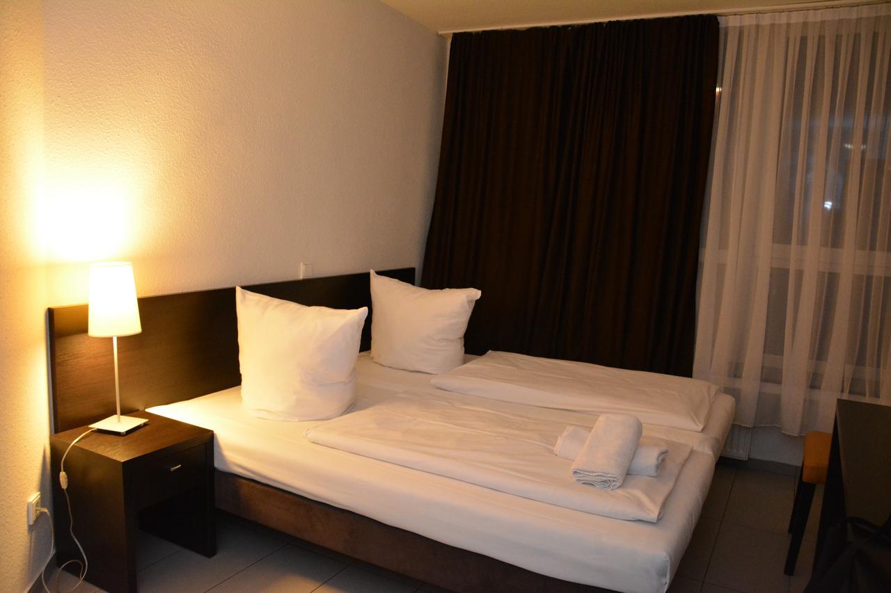 Mosel Hotel Frankfurt am Main Eksteriør billede